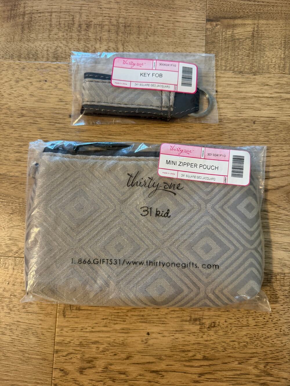 NEW Thirty-One Mini Zipper Pouch and Key Fob Ring